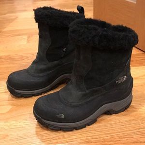 Snow boots